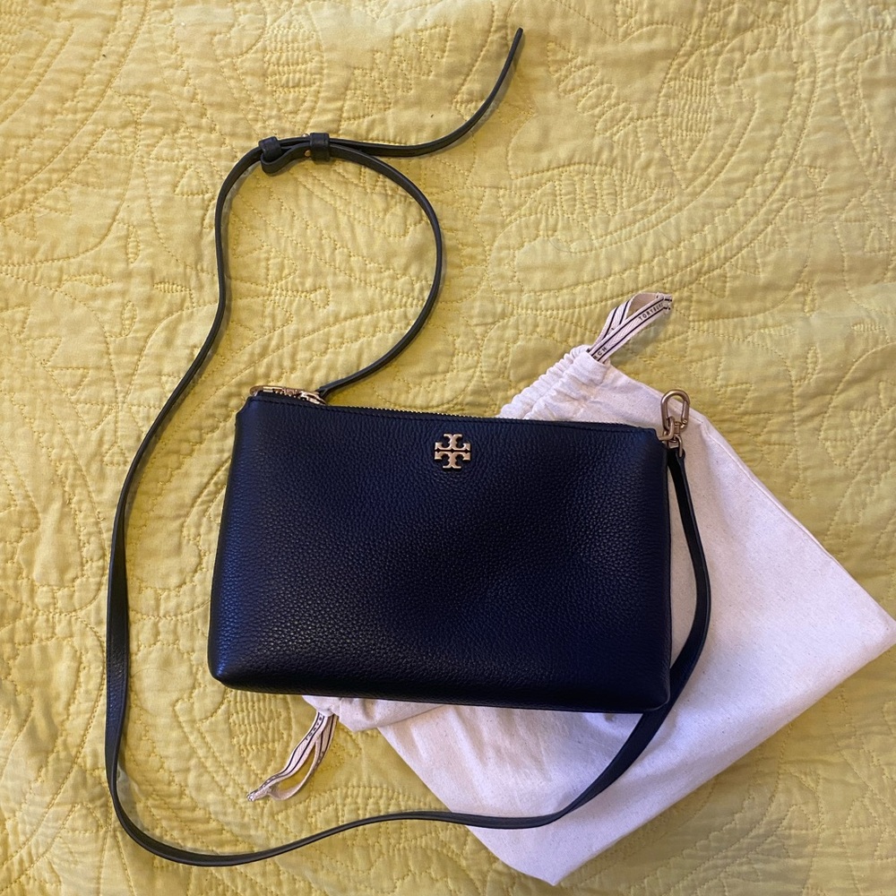 Tory Burch Convertible Strap Leather Clutch Purse in Excellent Condition